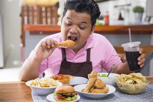 梦见饭桶 饭量大 吃得多