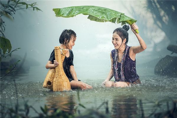 梦见被雨淋